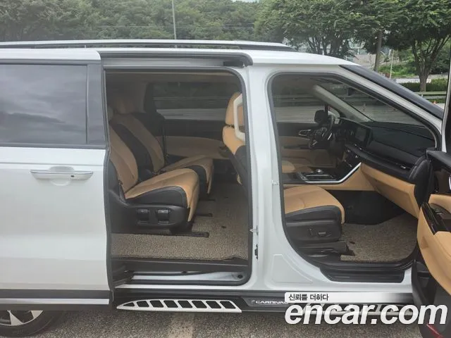 Kia Carnival 2023 thumb 7