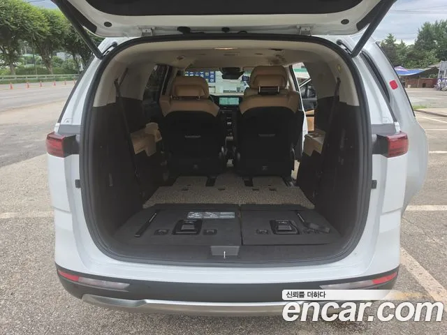 Kia Carnival 2023 thumb 11