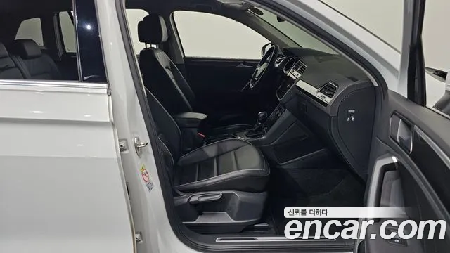 Volkswagen Tiguan 2018 thumb 5