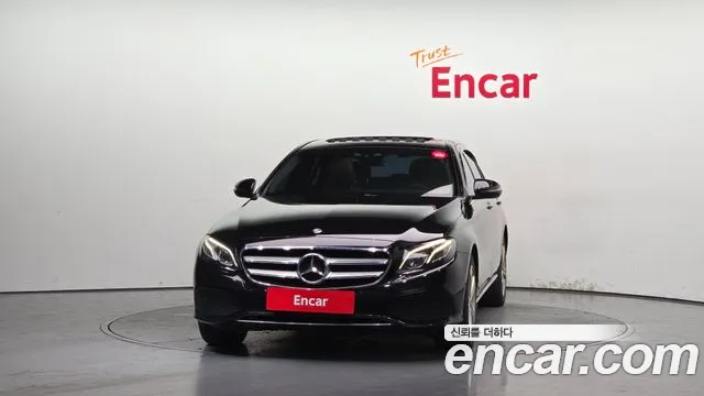 Mercedes-Benz E-Class 2017 thumb 3