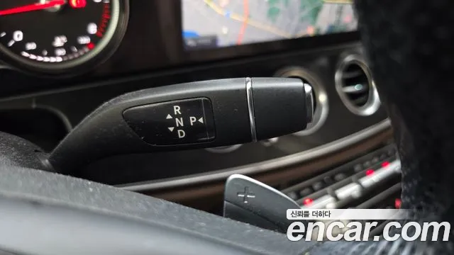 Mercedes-Benz E-Class 2017 thumb 7