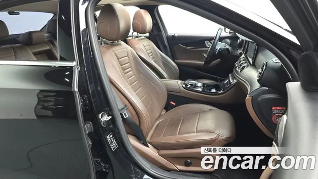 Mercedes-Benz E-Class 2017 thumb 6