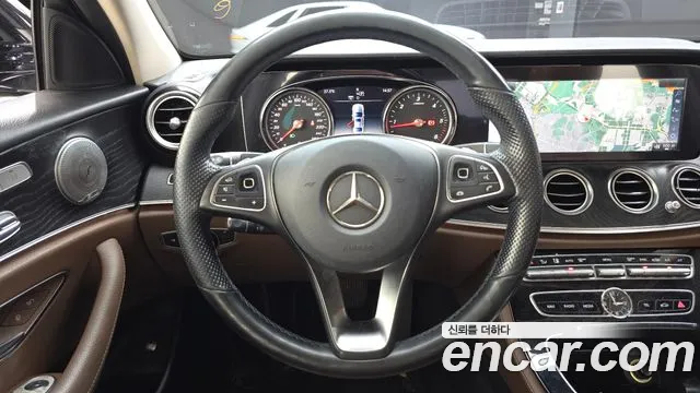 Mercedes-Benz E-Class 2017 thumb 8