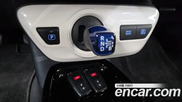 Toyota Prius 2017 thumb 10