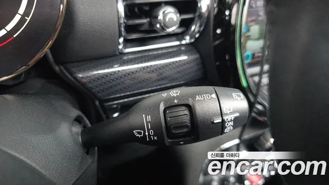 Mini Cooper Clubman 2020 thumb 3