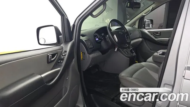Hyundai Staria 2020 thumb 4