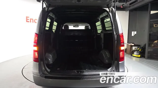 Hyundai Staria 2020 thumb 12