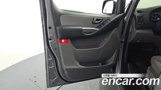 Hyundai Staria 2020 thumb 2