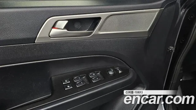 KGM Rexton 2019 thumb 3