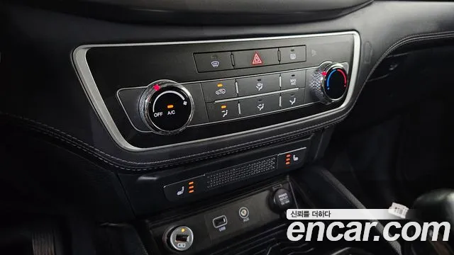 KGM Rexton 2019 thumb 12