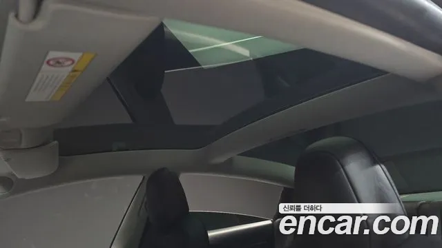 Tesla Model 3 2020 thumb 3