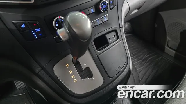 Hyundai Staria 2015 thumb 6