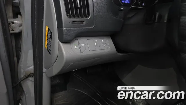 Hyundai Staria 2015 thumb 8