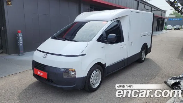 Hyundai Staria 2024 thumb 11