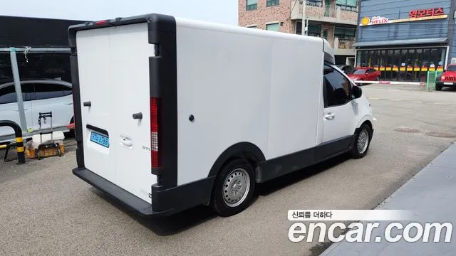 Hyundai Staria 2024 thumb 12