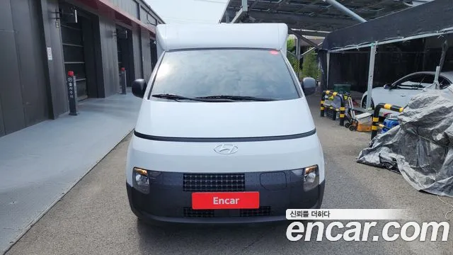 Hyundai Staria 2024 thumb 10