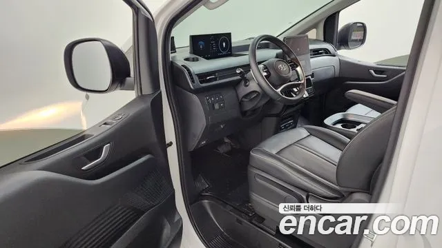 Hyundai Staria 2024 thumb 2