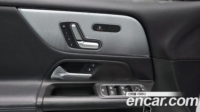 Mercedes-Benz GLB 2021 thumb 5