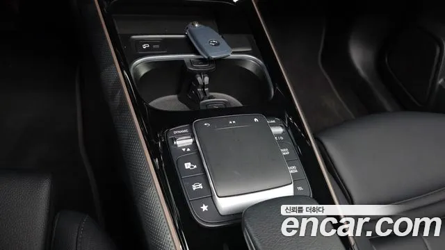 Mercedes-Benz GLB 2021 thumb 12