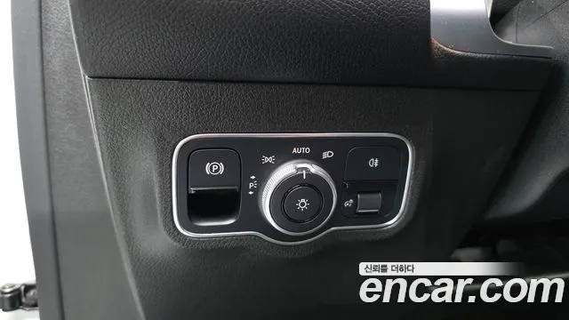 Mercedes-Benz GLB 2021 thumb 9