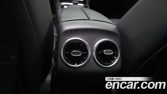 Mercedes-Benz GLB 2021 thumb 4