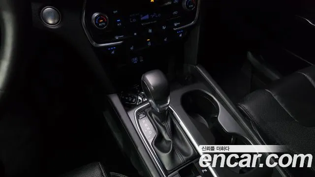 Hyundai Santa Fe 2018 thumb 12