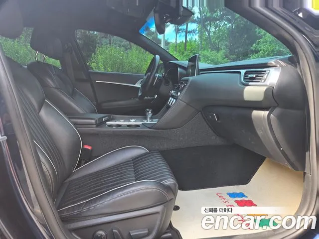Genesis G70 2020 thumb 11
