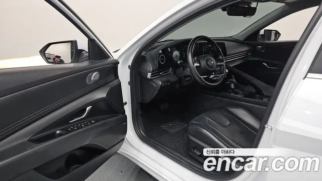 Hyundai Elantra 2022 thumb 4