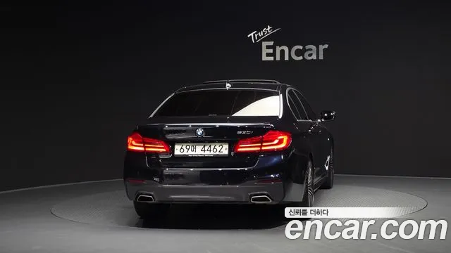 BMW 5 серии 2019 thumb 4