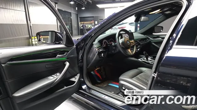 BMW 5 серии 2019 thumb 6