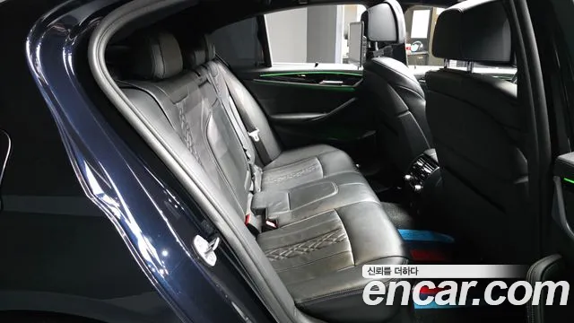 BMW 5 серии 2019 thumb 10