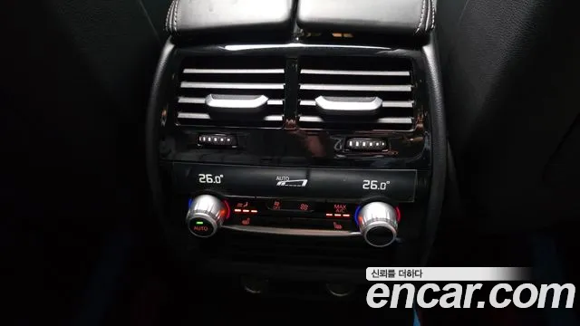 BMW 5 серии 2019 thumb 3