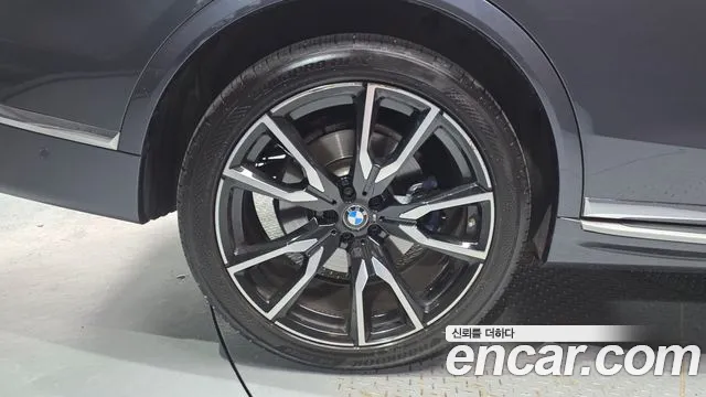 BMW X7 2021 thumb 2