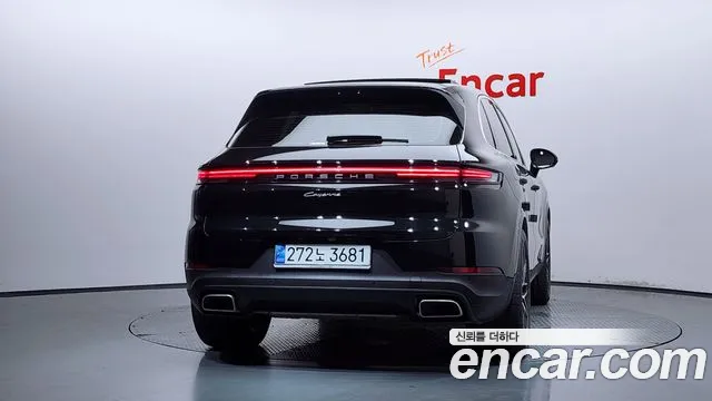 Porsche Cayenne 2025 thumb 2