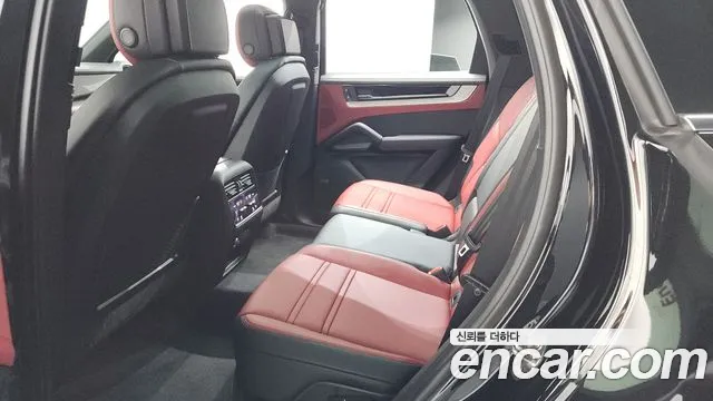 Porsche Cayenne 2025 thumb 6