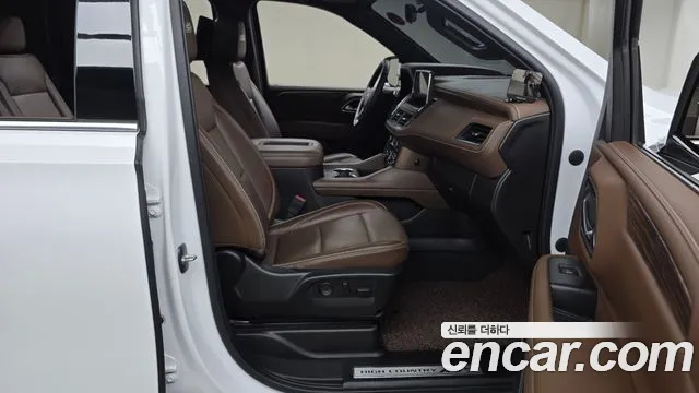 Chevrolet Suburban 2021 thumb 11