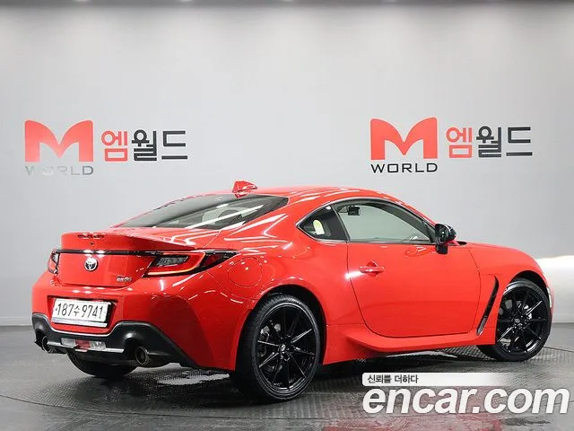 Toyota GT86 2024 thumb 2
