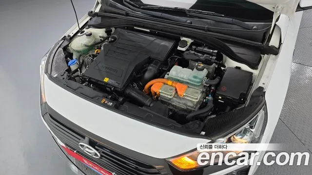 Hyundai Ioniq Hybrid 2017 thumb 11