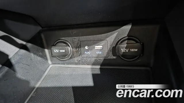 Hyundai Ioniq Hybrid 2017 thumb 2