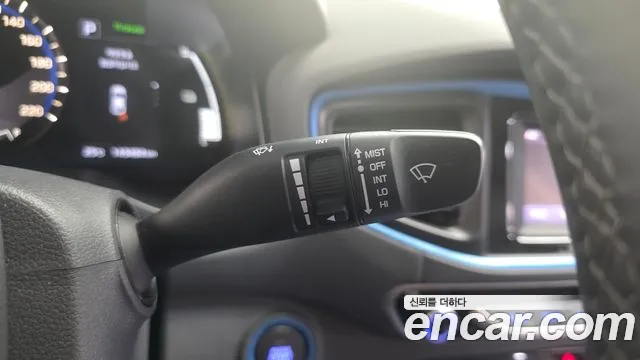 Hyundai Ioniq Hybrid 2017 thumb 12
