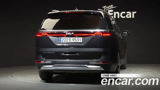 Kia Carnival 2021 thumb 11
