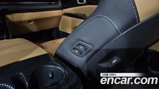 Kia Carnival 2021 thumb 10