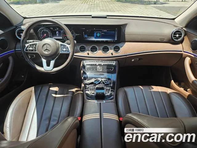 Mercedes-Benz E-Class 2019 thumb 11