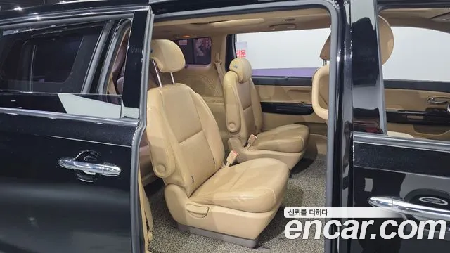 Kia Carnival 2014 thumb 6