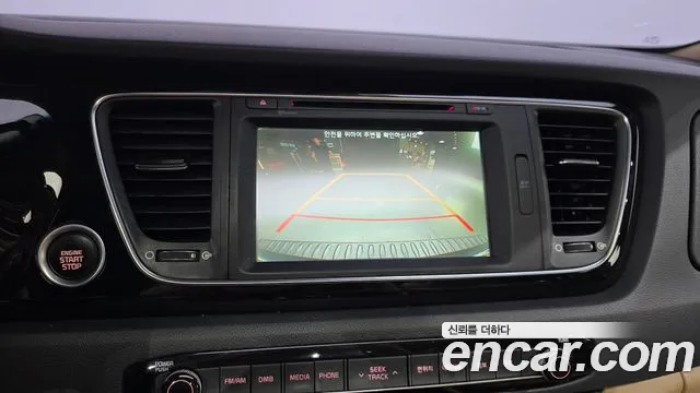 Kia Carnival 2014 thumb 4