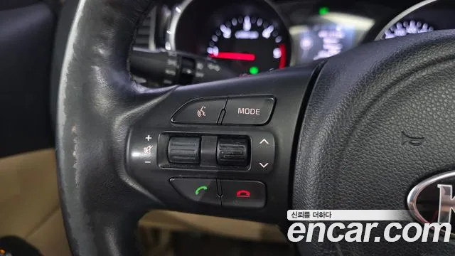Kia Carnival 2014 thumb 5