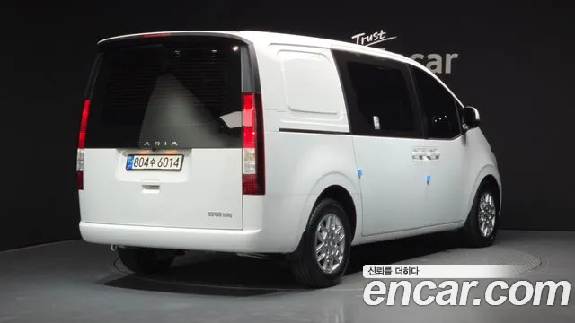 Hyundai Staria 2023 thumb 7