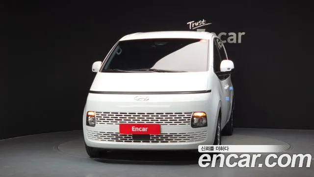 Hyundai Staria 2023 thumb 9