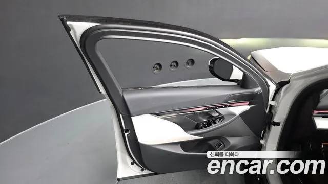 BMW 5 серии 2025 thumb 4