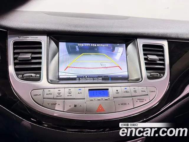 Hyundai Genesis 2012 thumb 3